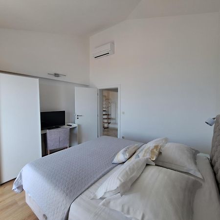 Apartments Marija Brela Eksteriør bilde