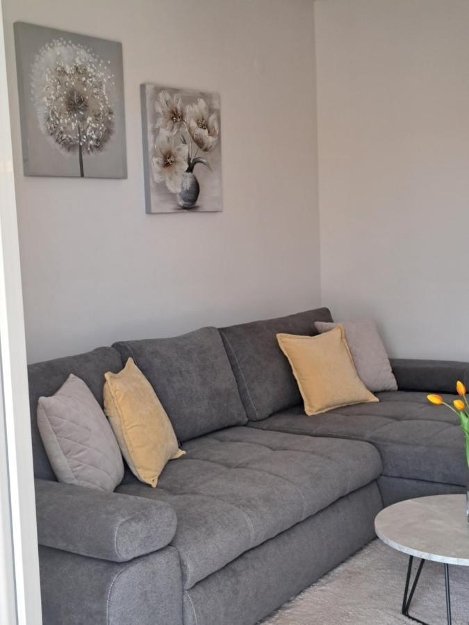 Apartments Marija Brela Eksteriør bilde