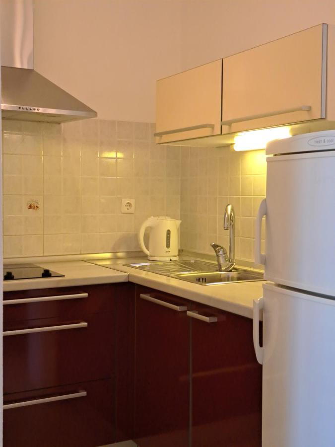 Apartments Marija Brela Eksteriør bilde