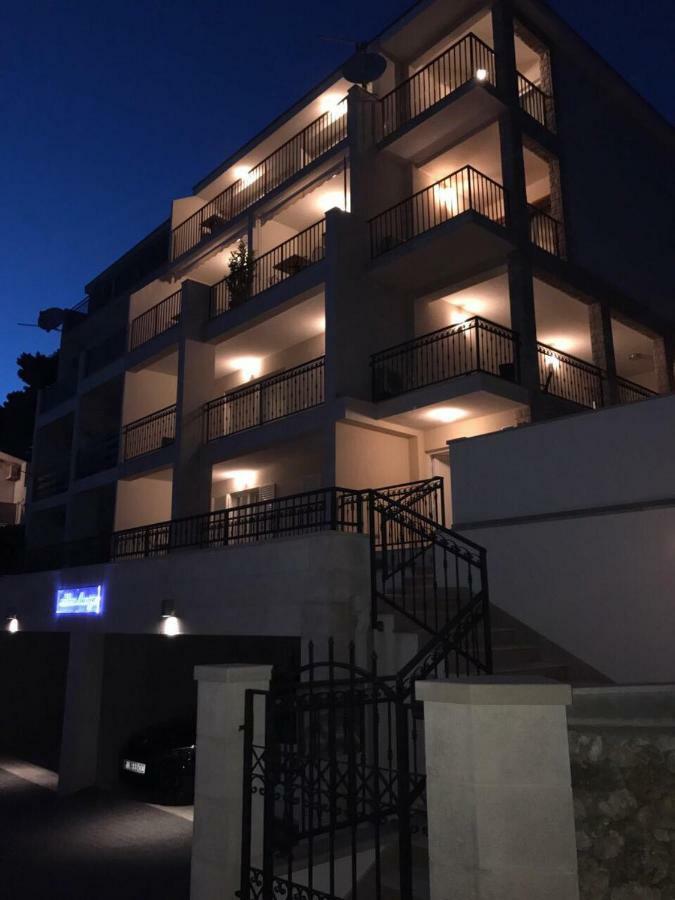 Apartments Marija Brela Eksteriør bilde