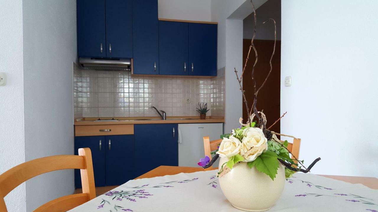 Apartments Marija Brela Eksteriør bilde